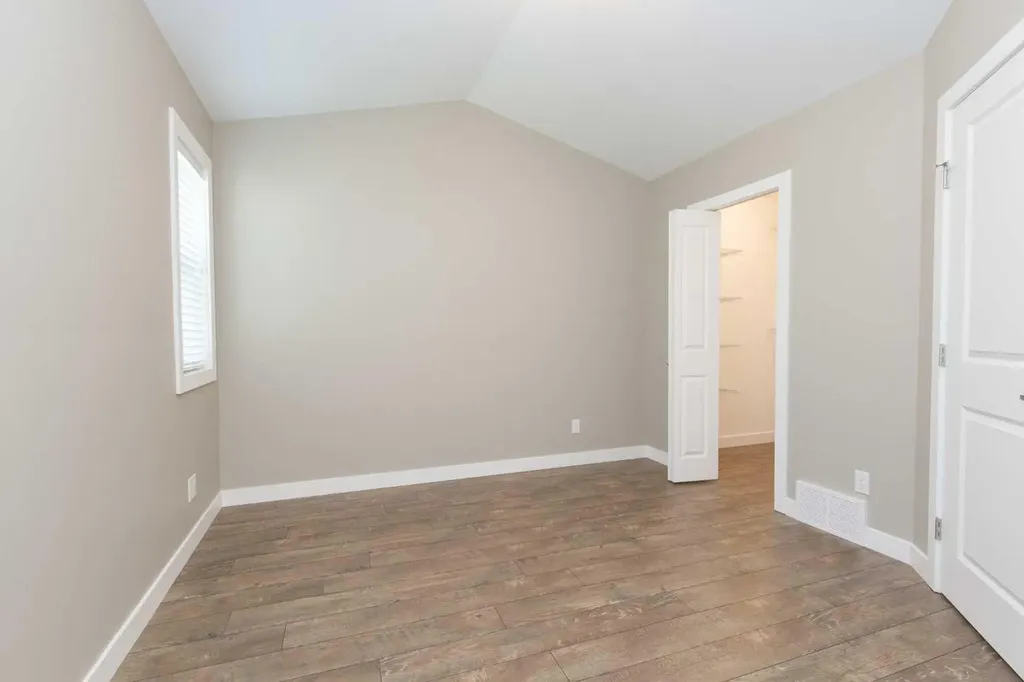 12504 119 Avenue NW Edmonton AB T5L 2Z5