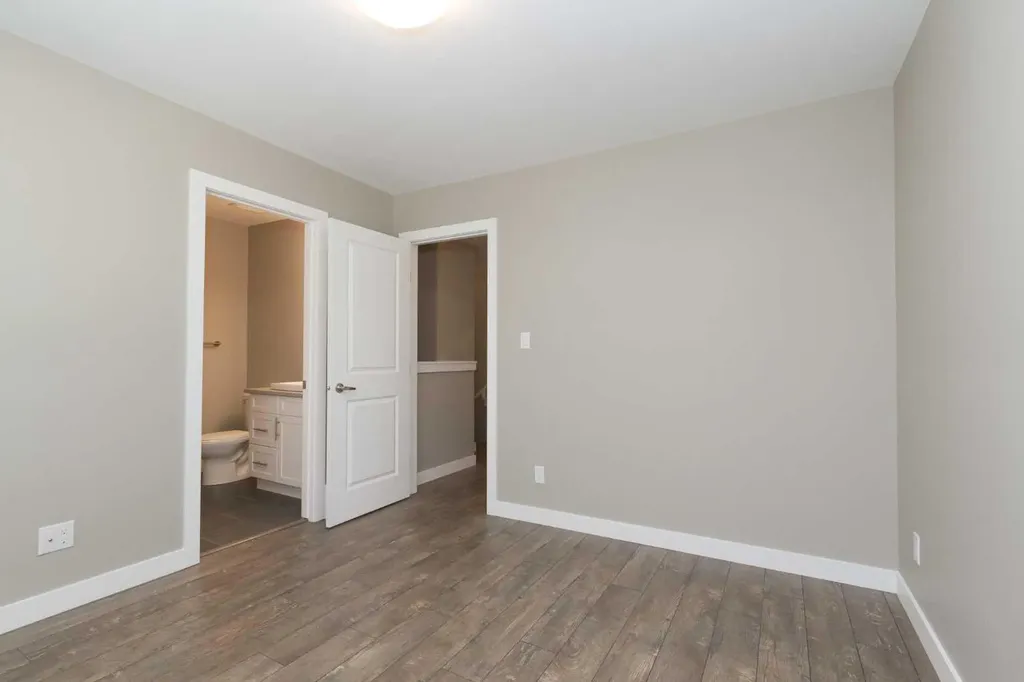 12504 119 Avenue NW Edmonton AB T5L 2Z5
