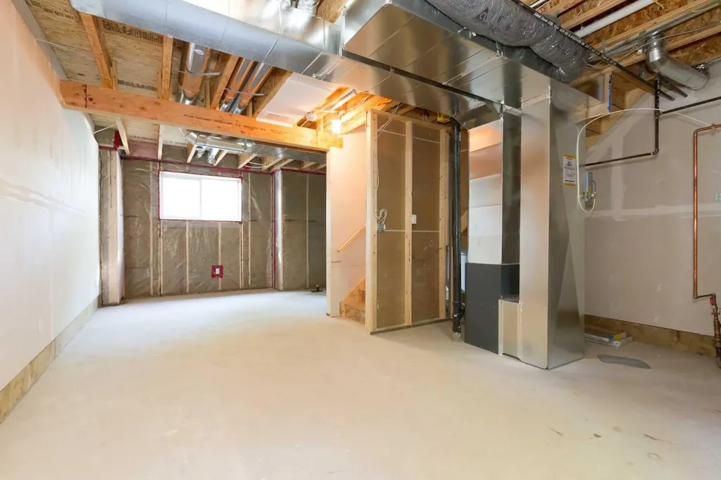 12504 119 Avenue NW Edmonton AB T5L 2Z5