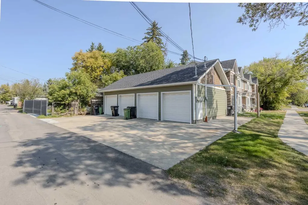 12504 119 Avenue NW Edmonton AB T5L 2Z5