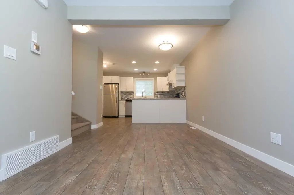 12504 119 Avenue NW Edmonton AB T5L 2Z5
