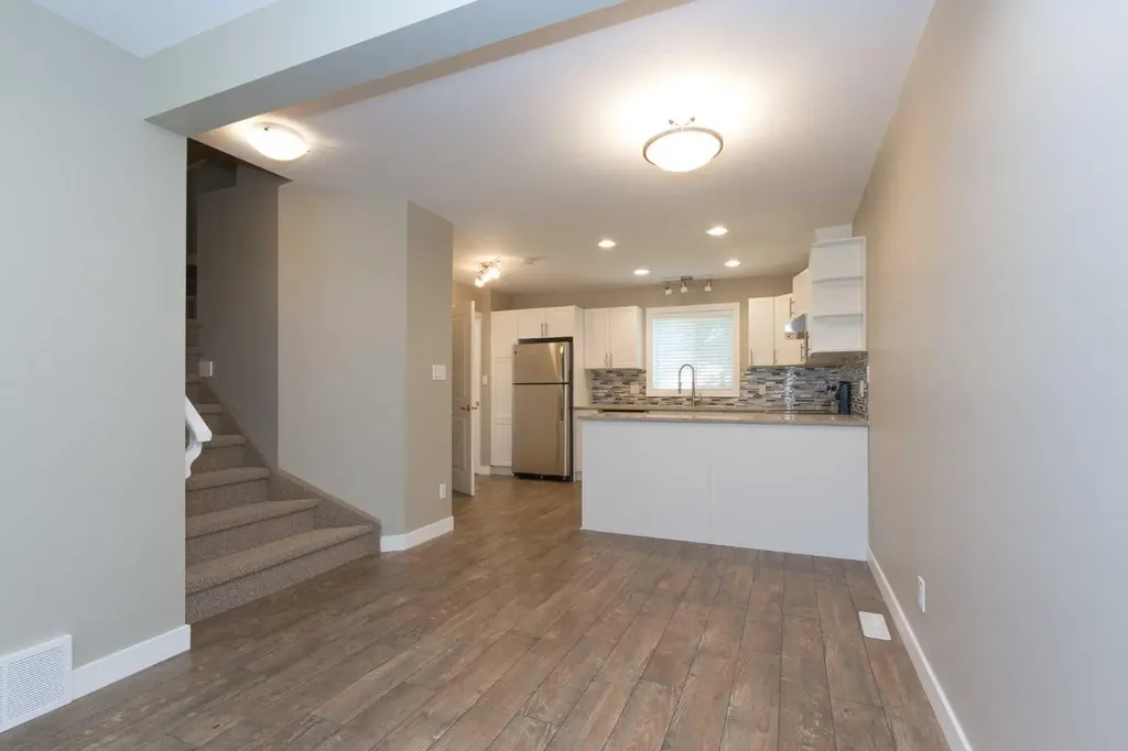12504 119 Avenue NW Edmonton AB T5L 2Z5
