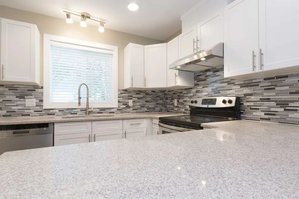 12504 119 Avenue NW Edmonton AB T5L 2Z5
