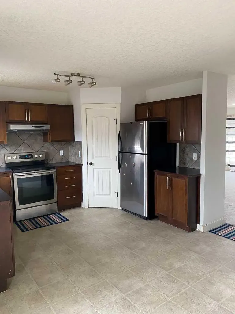 210 Saddlebrook Way NE Calgary AB T3J 0B5