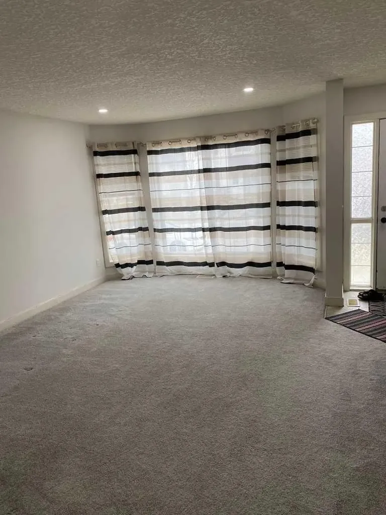 210 Saddlebrook Way NE Calgary AB T3J 0B5