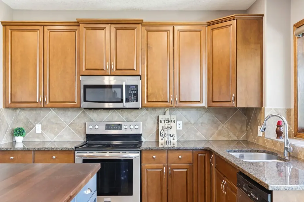 35 Tremblant Point SW Calgary AB T3H 0B9