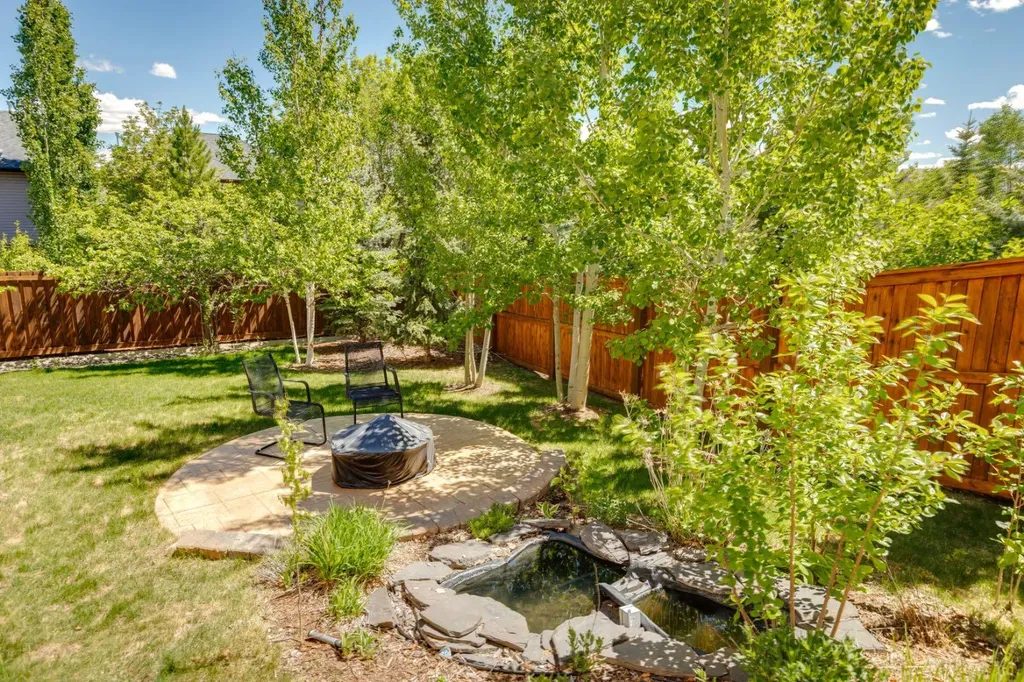 35 Tremblant Point SW Calgary AB T3H 0B9