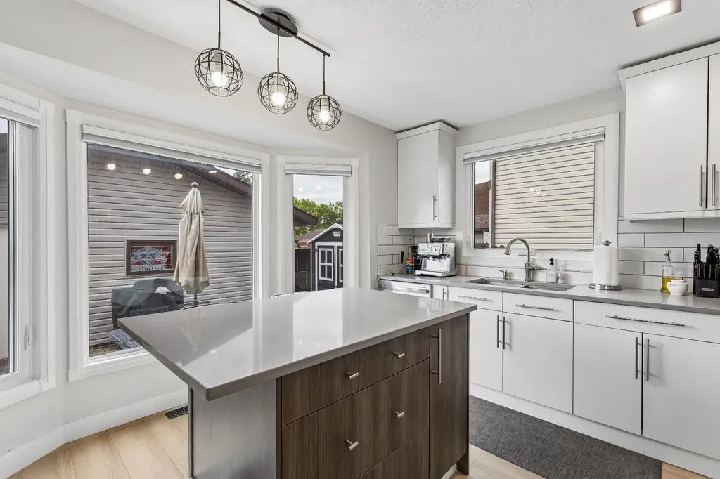 2129 Summerfield Boulevard SE Airdrie AB T4B 1X2