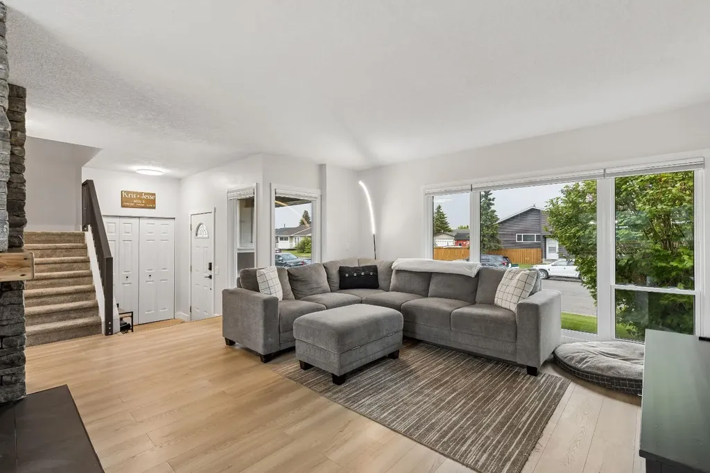 2129 Summerfield Boulevard SE Airdrie AB T4B 1X2