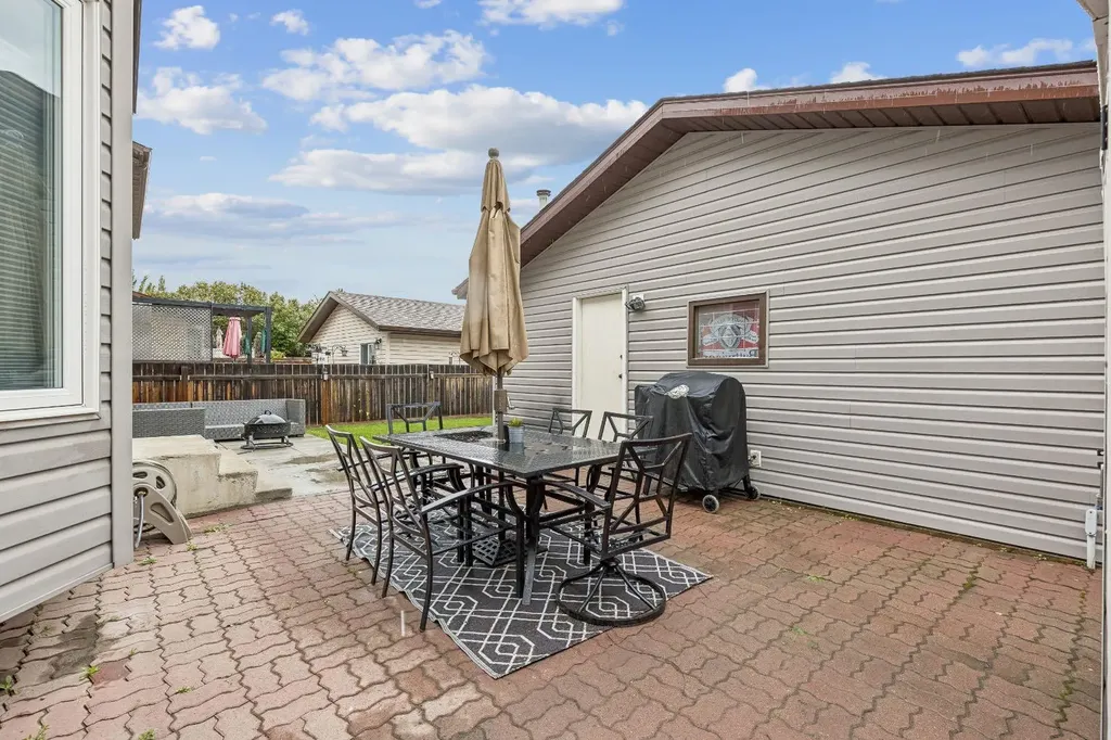 2129 Summerfield Boulevard SE Airdrie AB T4B 1X2