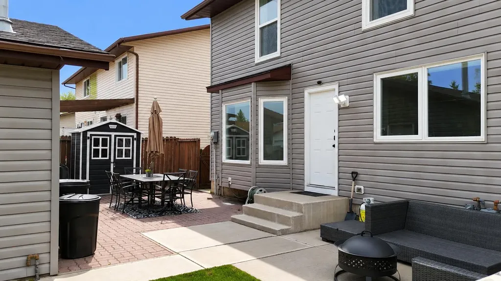 2129 Summerfield Boulevard SE Airdrie AB T4B 1X2