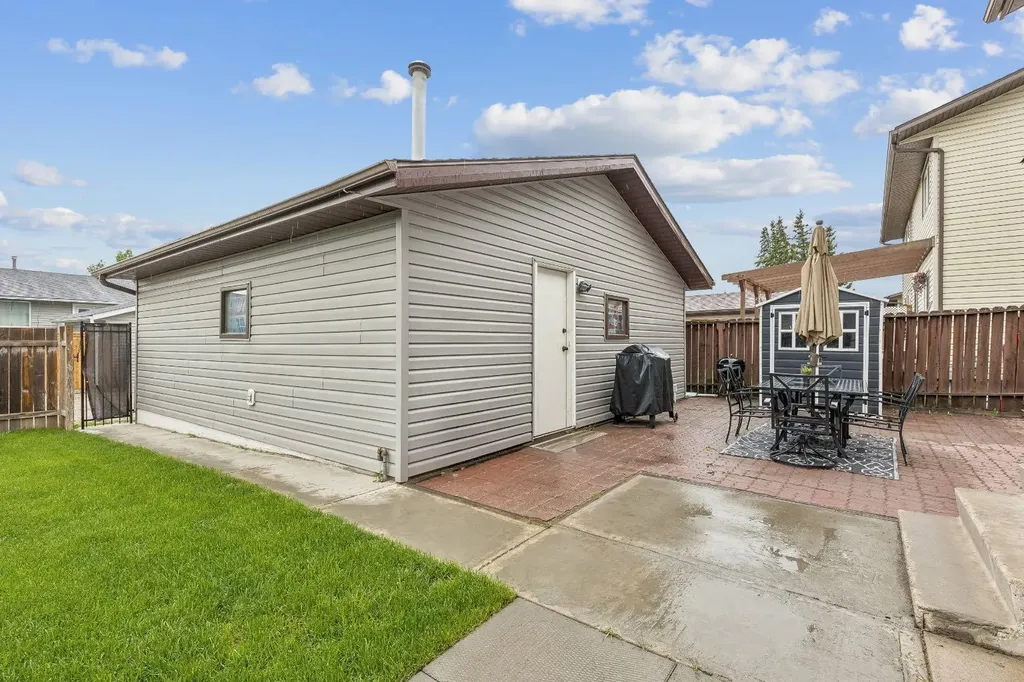 2129 Summerfield Boulevard SE Airdrie AB T4B 1X2