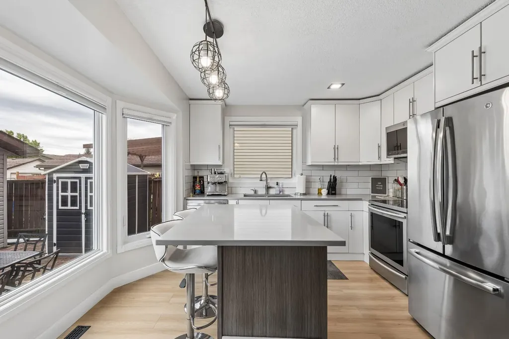 2129 Summerfield Boulevard SE Airdrie AB T4B 1X2