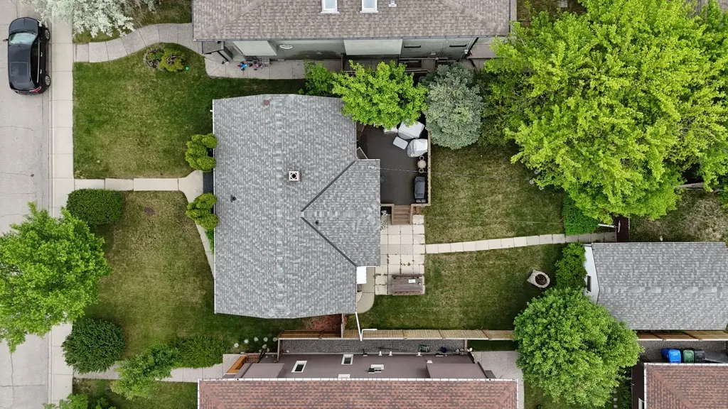 409 29 Avenue NW Calgary AB T2M 2M4