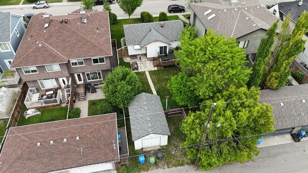 409 29 Avenue NW Calgary AB T2M 2M4