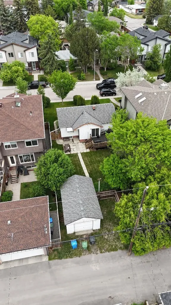 409 29 Avenue NW Calgary AB T2M 2M4