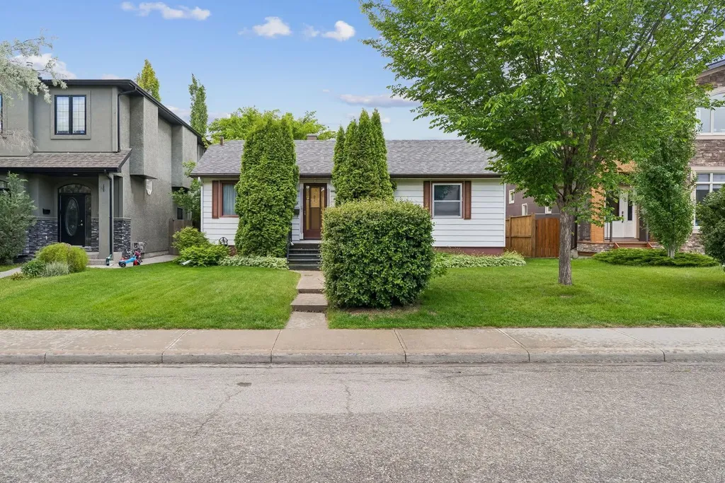 409 29 Avenue NW Calgary AB T2M 2M4