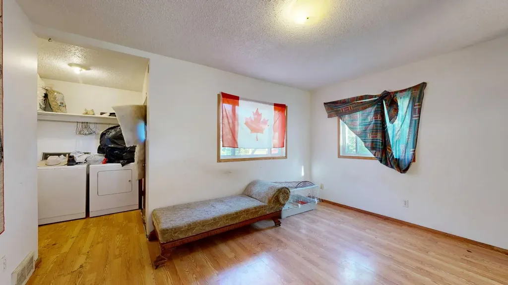 4712 54 Street Stettler AB T4K1B2