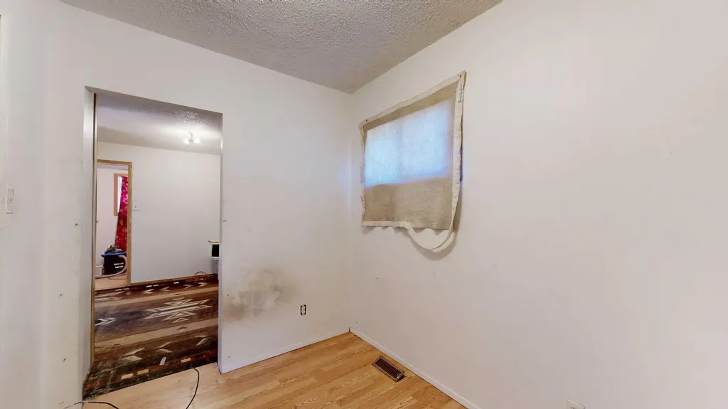 4712 54 Street Stettler AB T4K1B2