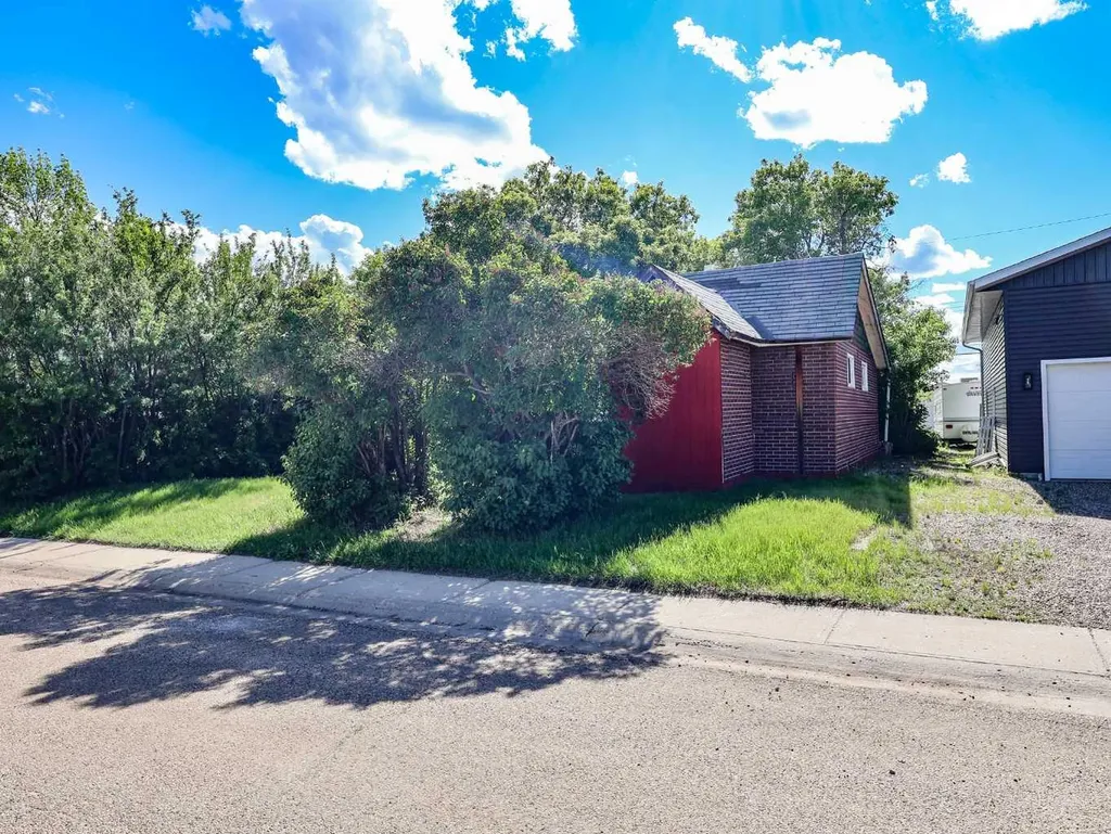 4712 54 Street Stettler AB T4K1B2