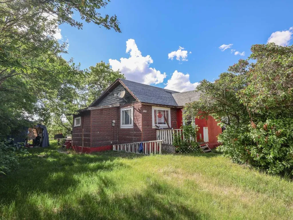 4712 54 Street Stettler AB T4K1B2