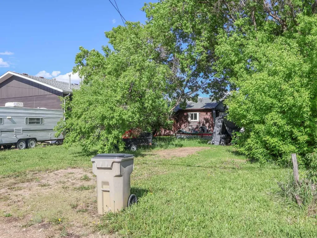 4712 54 Street Stettler AB T4K1B2