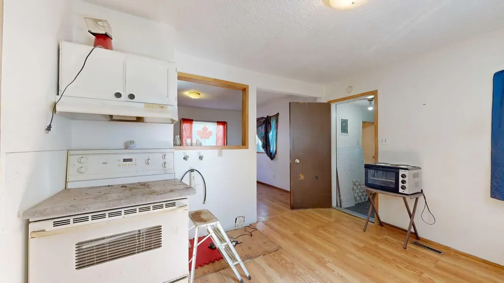 4712 54 Street Stettler AB T4K1B2