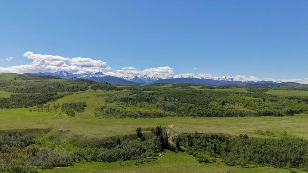 288139 658 Avenue W Rural Foothills County AB T0L 1H0