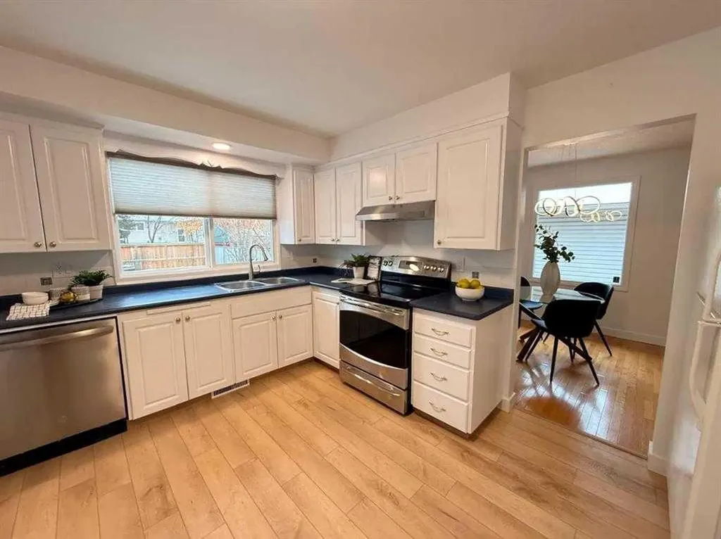 5632 Dalhousie Drive NW Calgary AB T3A1P9