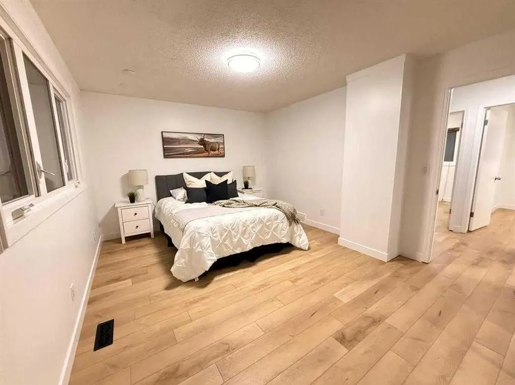 5632 Dalhousie Drive NW Calgary AB T3A1P9