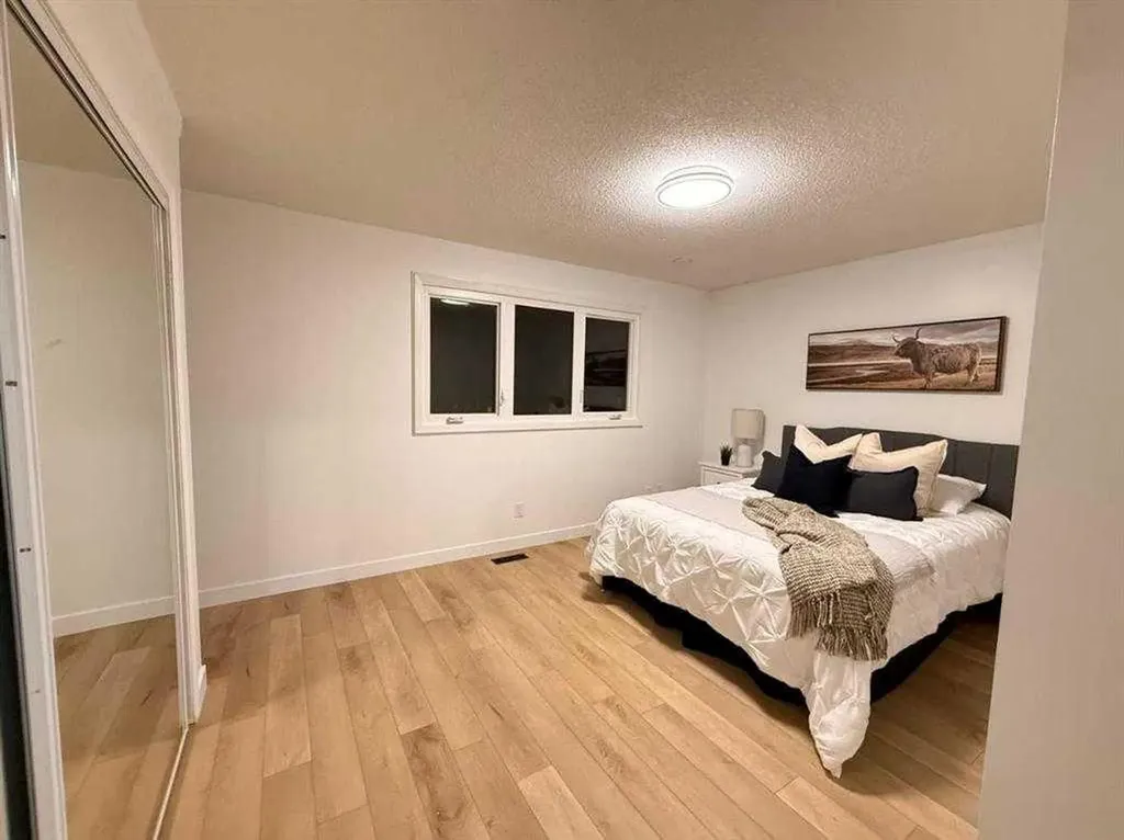 5632 Dalhousie Drive NW Calgary AB T3A1P9