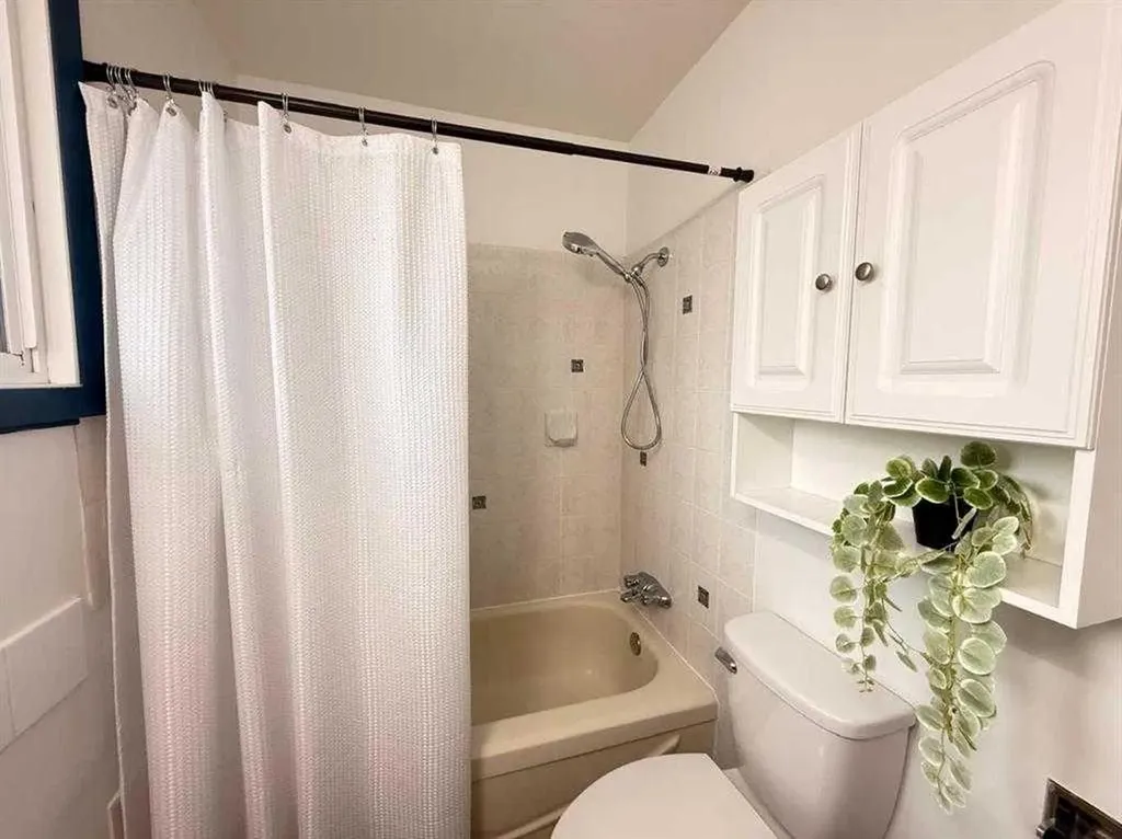 5632 Dalhousie Drive NW Calgary AB T3A1P9