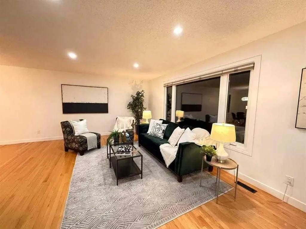 5632 Dalhousie Drive NW Calgary AB T3A1P9