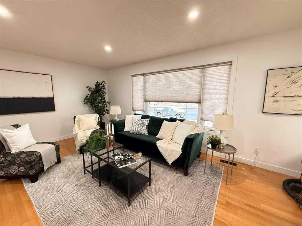 5632 Dalhousie Drive NW Calgary AB T3A1P9