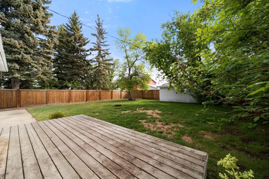 4713 45 Street Camrose AB T4V 1E1
