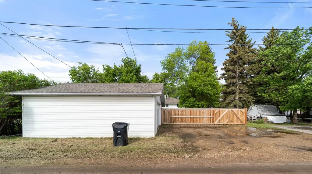 4713 45 Street Camrose AB T4V 1E1