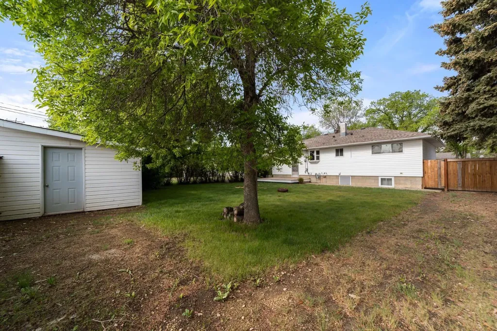 4713 45 Street Camrose AB T4V 1E1