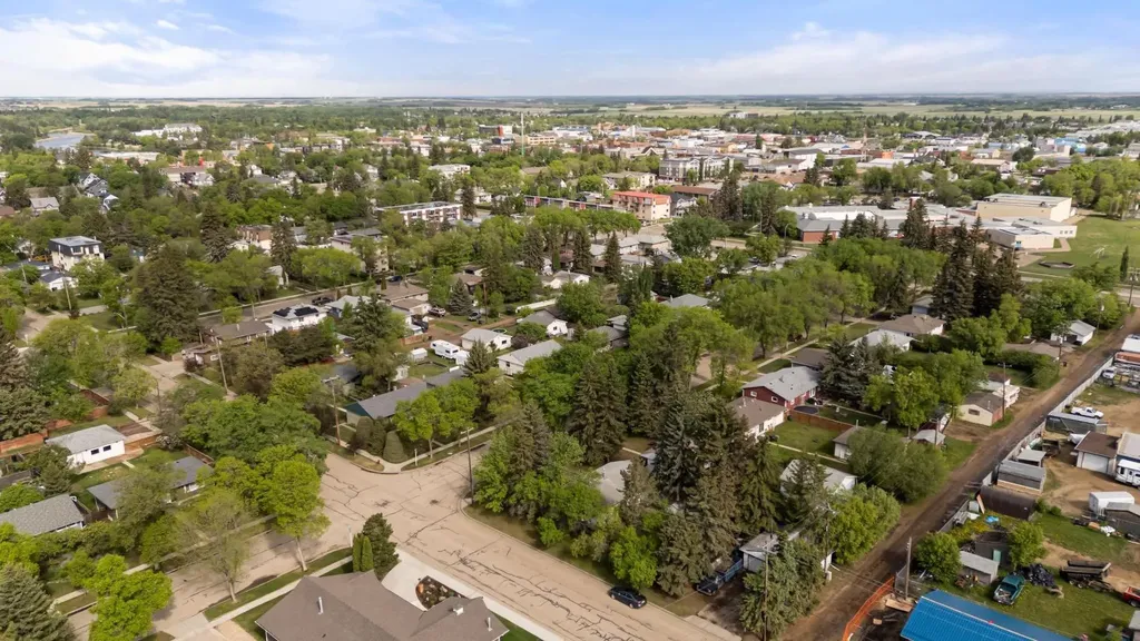 4713 45 Street Camrose AB T4V 1E1
