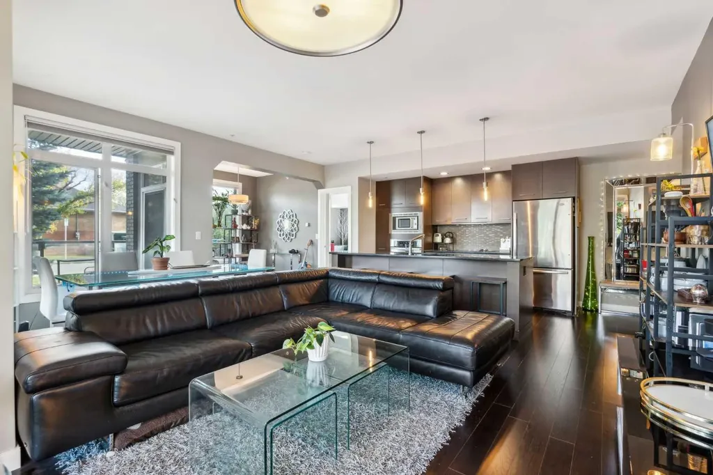 540 34 Street NW Calgary AB T2N 2X7