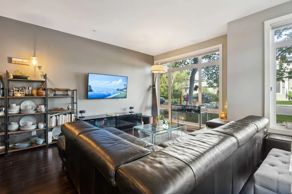 540 34 Street NW Calgary AB T2N 2X7