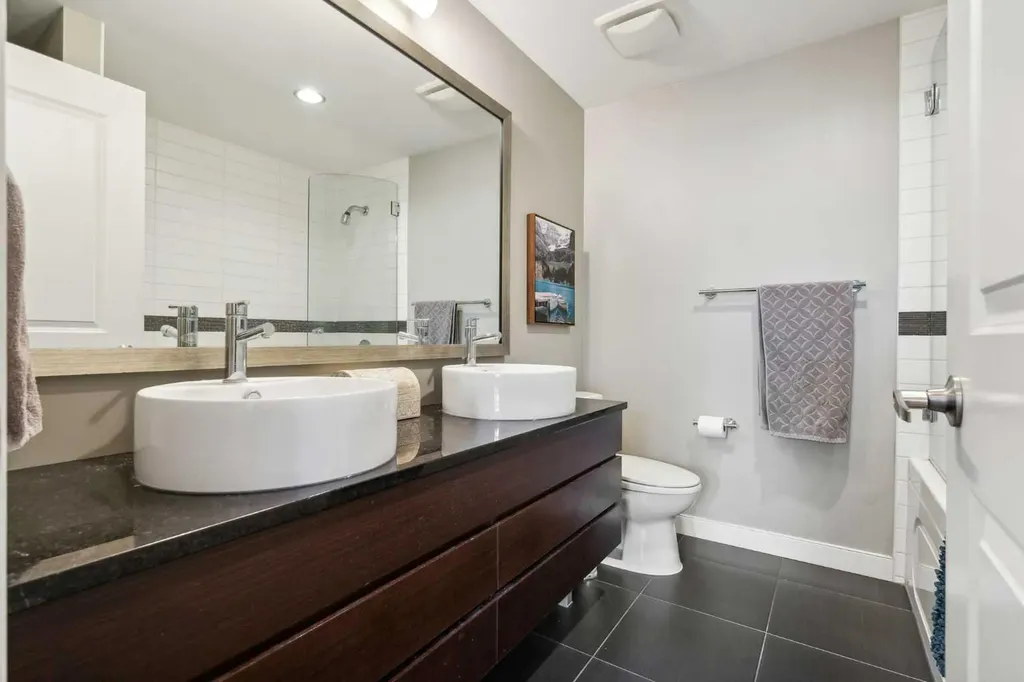 540 34 Street NW Calgary AB T2N 2X7
