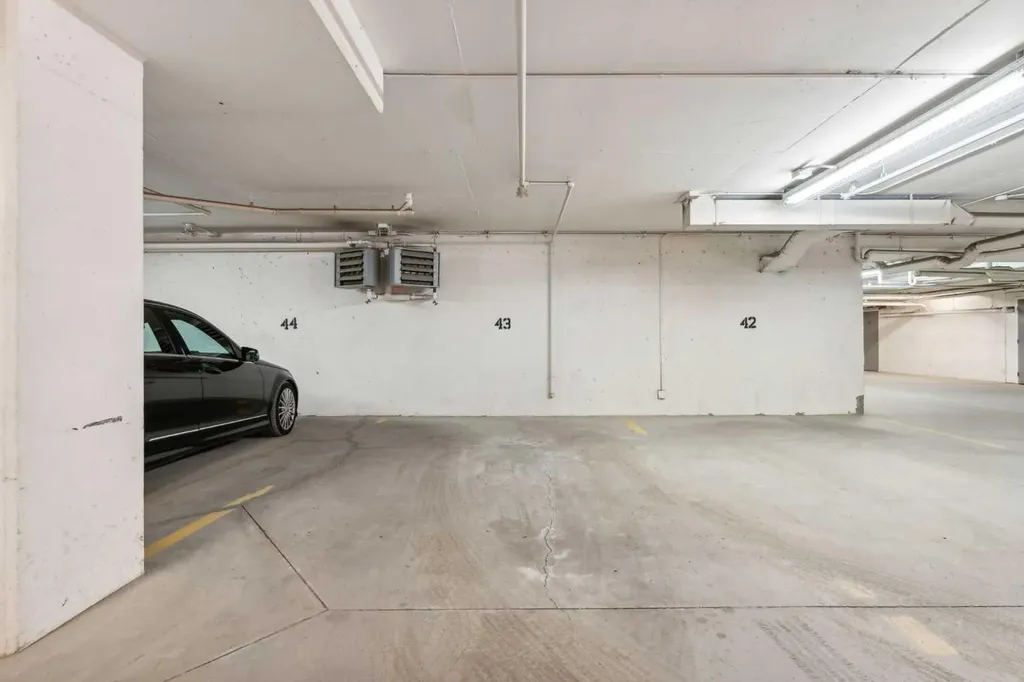 540 34 Street NW Calgary AB T2N 2X7
