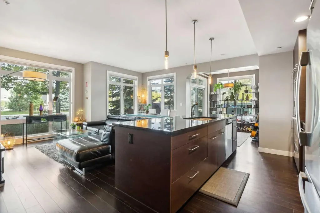 540 34 Street NW Calgary AB T2N 2X7