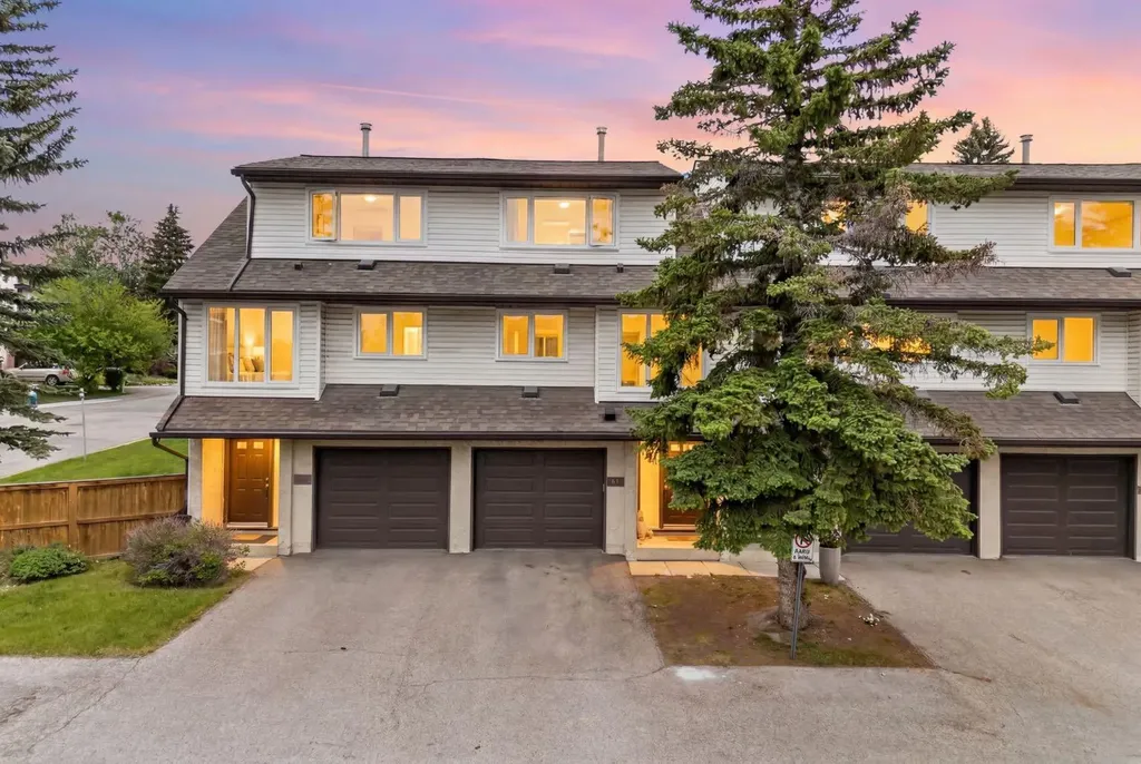 1012 Ranchlands Boulevard NW Calgary AB T3g1y1
