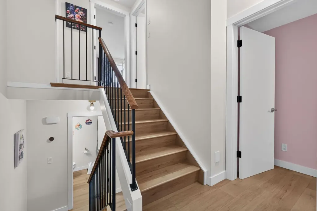 1012 Ranchlands Boulevard NW Calgary AB T3g1y1