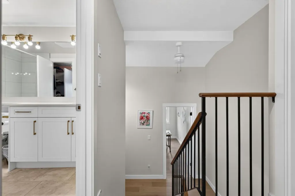 1012 Ranchlands Boulevard NW Calgary AB T3g1y1