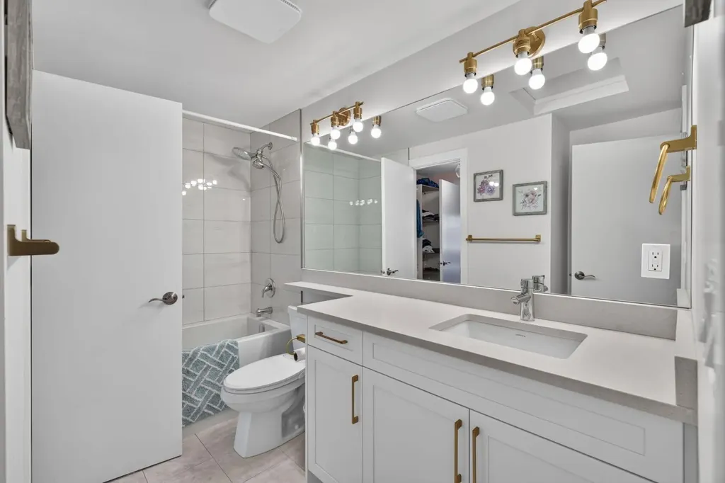 1012 Ranchlands Boulevard NW Calgary AB T3g1y1