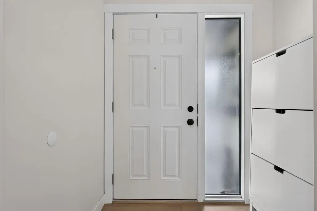 1012 Ranchlands Boulevard NW Calgary AB T3g1y1