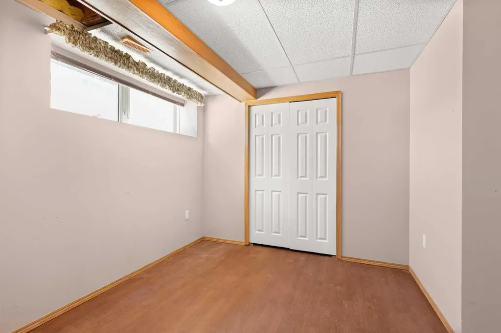 2385 Hatcher Drive NE Medicine Hat AB T1C1X5