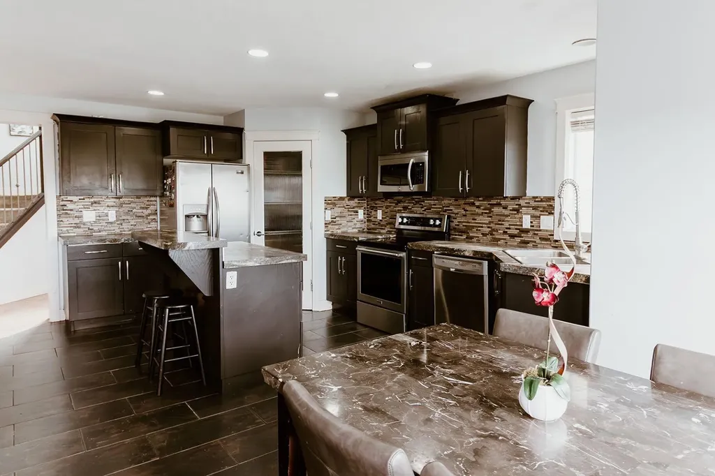 9010 Willow Drive Grande Prairie AB T8X 0G8